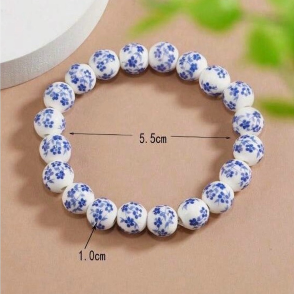 Elegant Blue and White Floral Beaded Bracelet - Picture 5 of 5